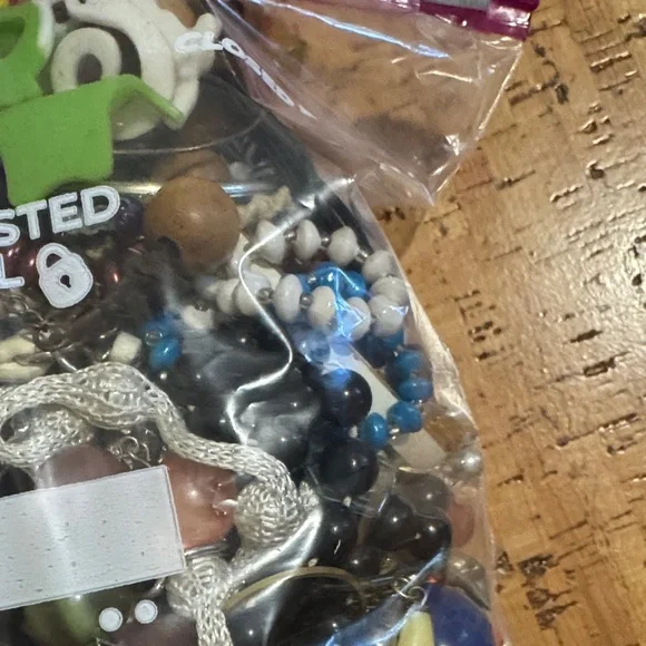 Mixed Bead and Chain Jewelry Lot - Picture 3 of 5